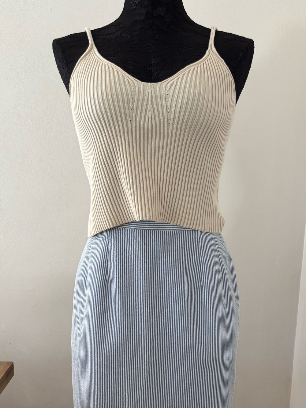 Okakie 100% linen knit top
